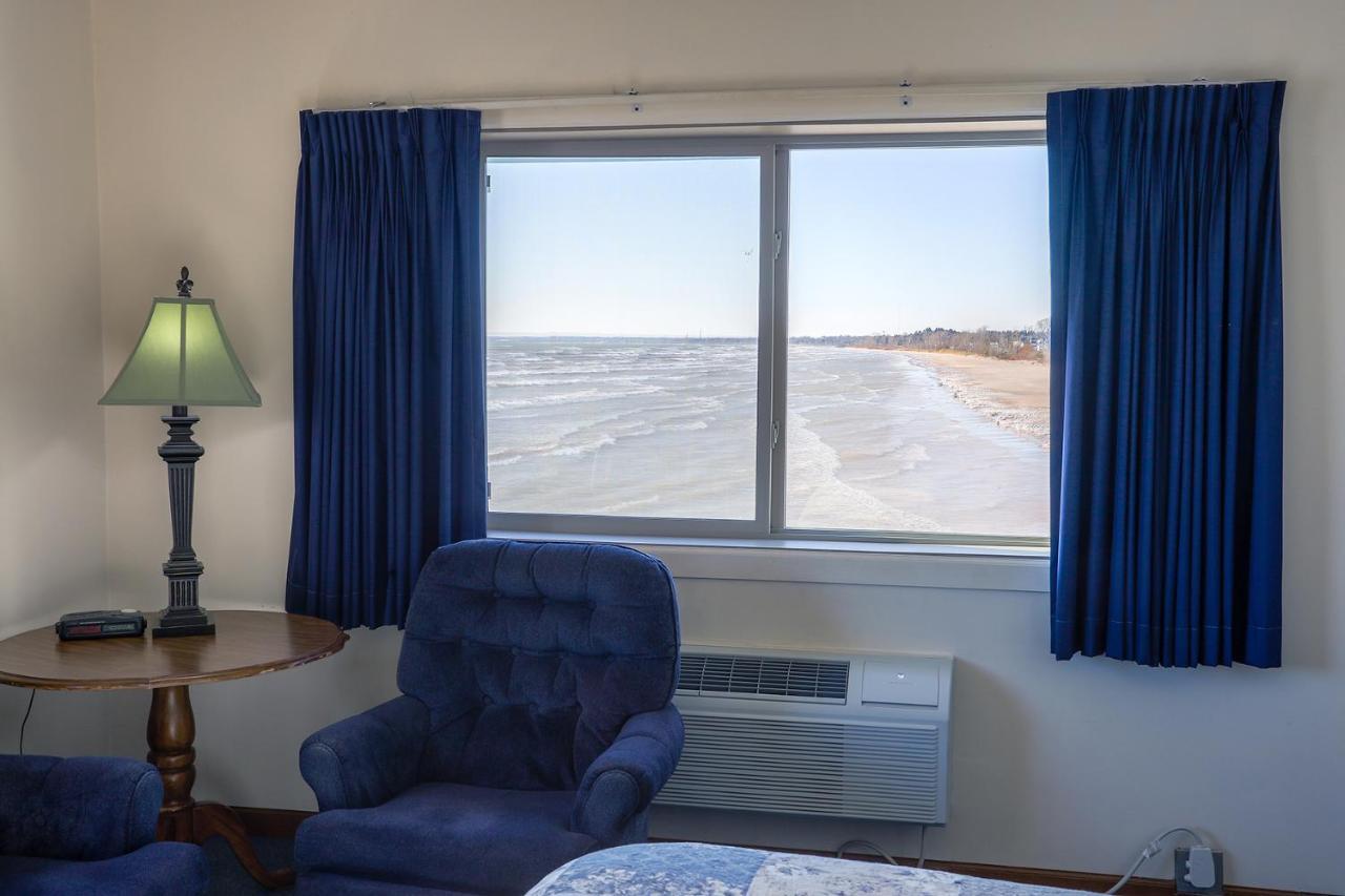 Lighthouse Inn - Two Rivers Buitenkant foto