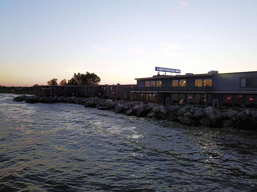 Lighthouse Inn - Two Rivers Buitenkant foto