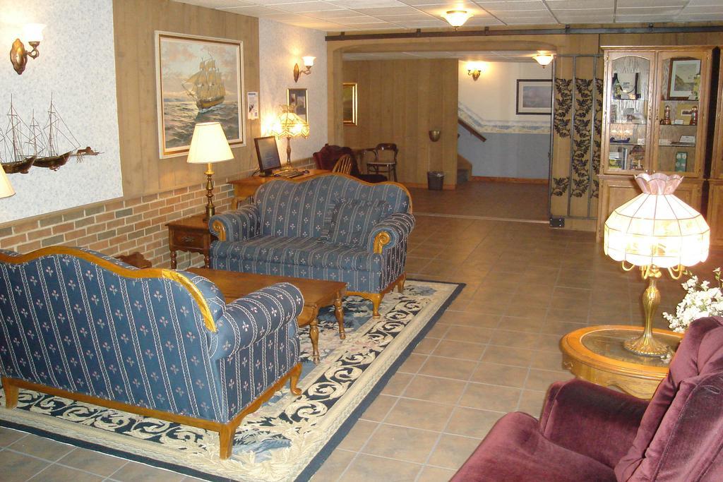Lighthouse Inn - Two Rivers Buitenkant foto