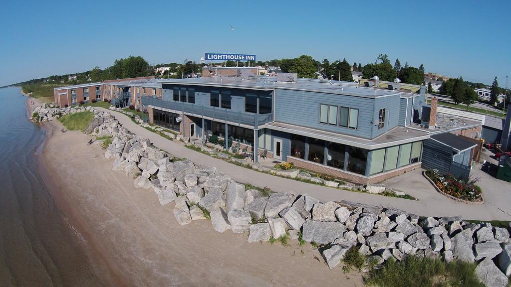 Lighthouse Inn - Two Rivers Buitenkant foto