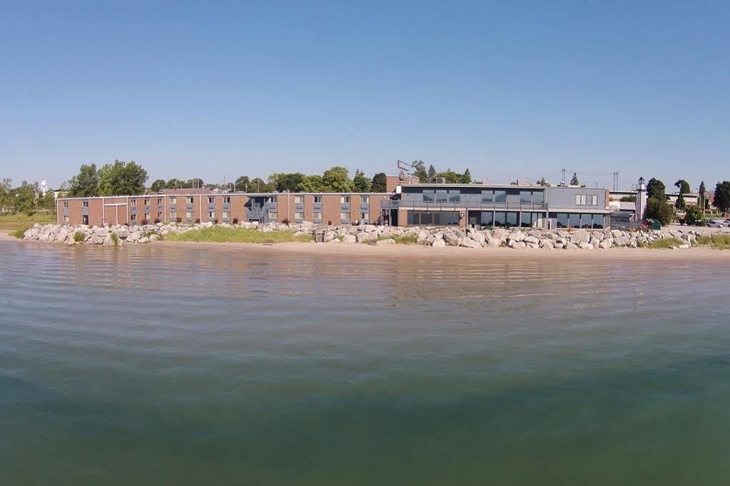 Lighthouse Inn - Two Rivers Buitenkant foto
